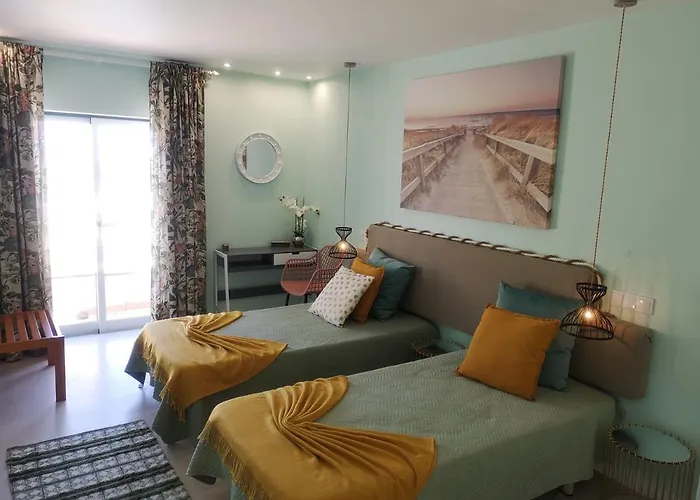 Waves Alvor شقة *