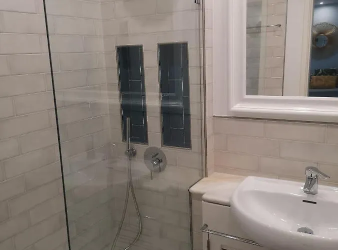 Waves Alvor بورتيماو